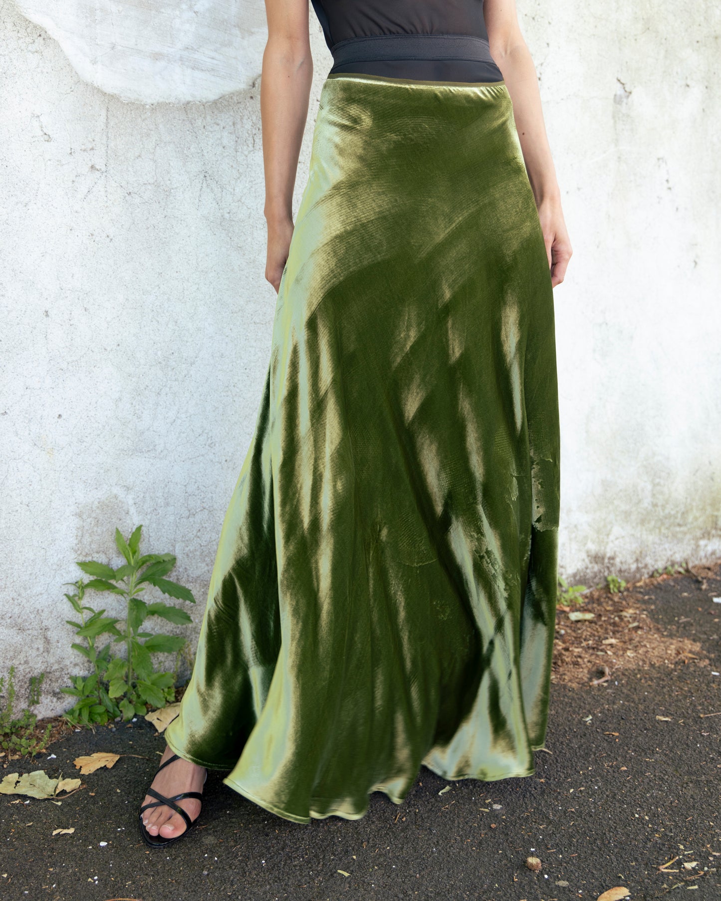 Enchanté Skirt ~ Green Velvet