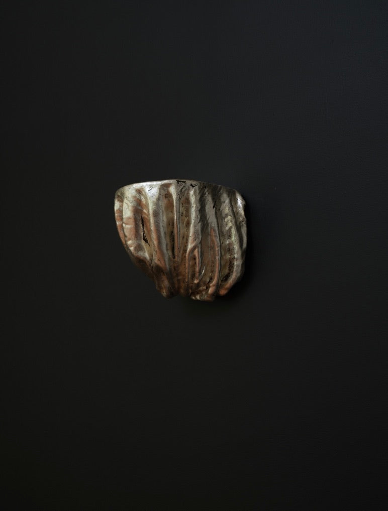 Gilt Plinth