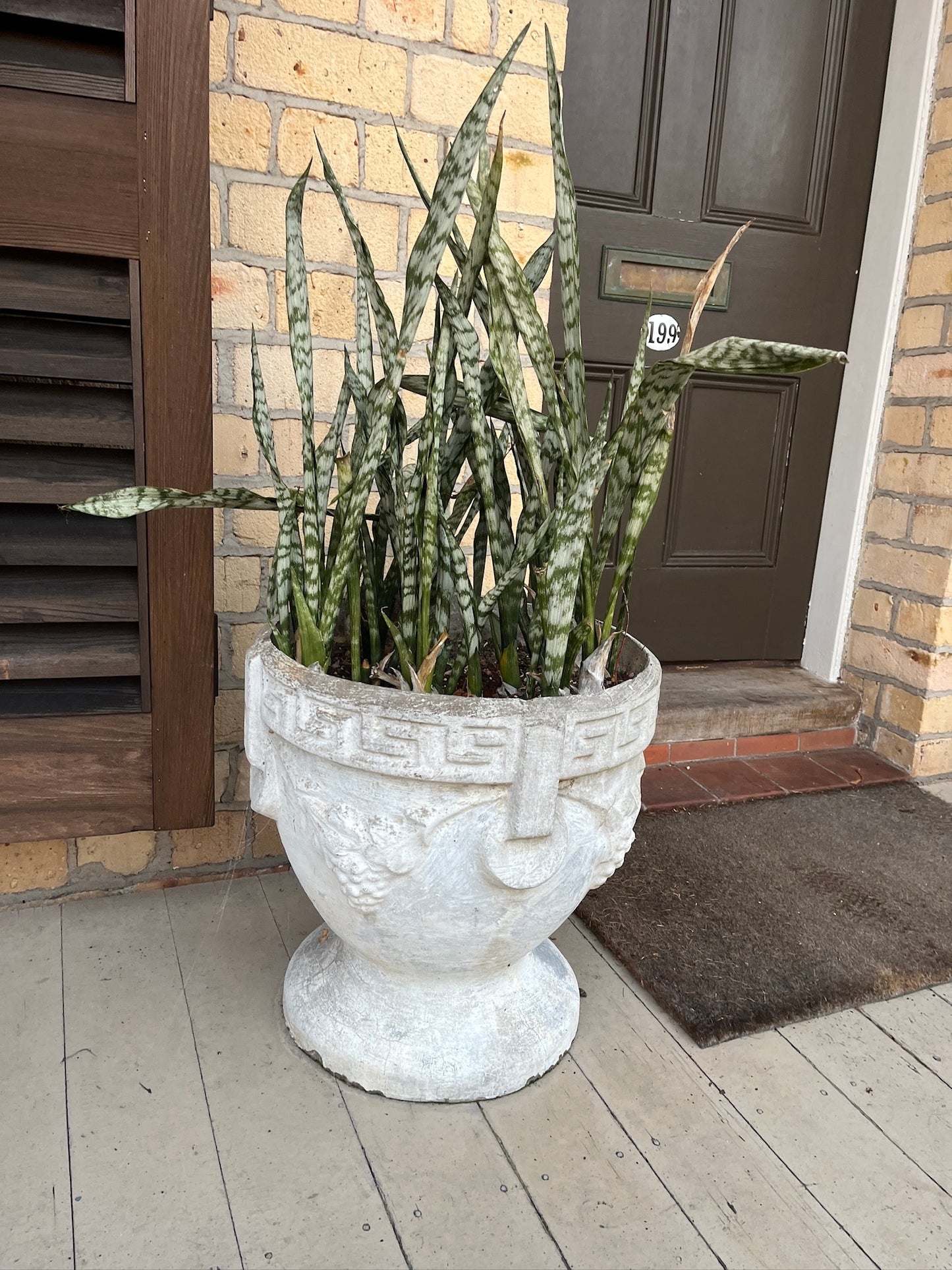 Italiano Urn