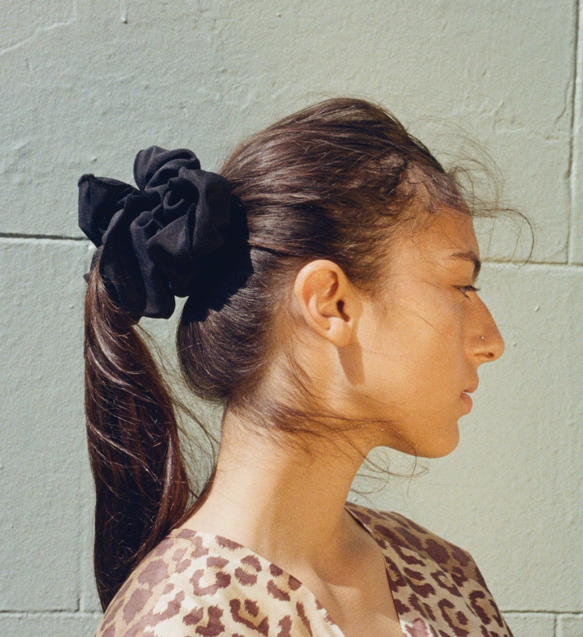 Scrunchie ~ Black silk