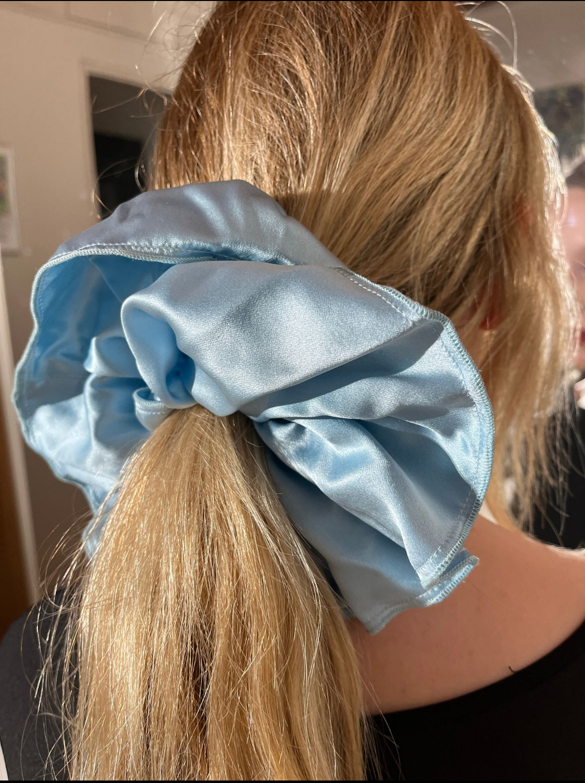 Scrunchie - Cinderella Blue